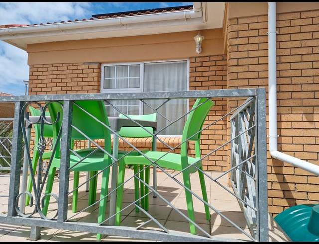 2 BEDROOM PROPERTY TO RENT IN HEIDERAND